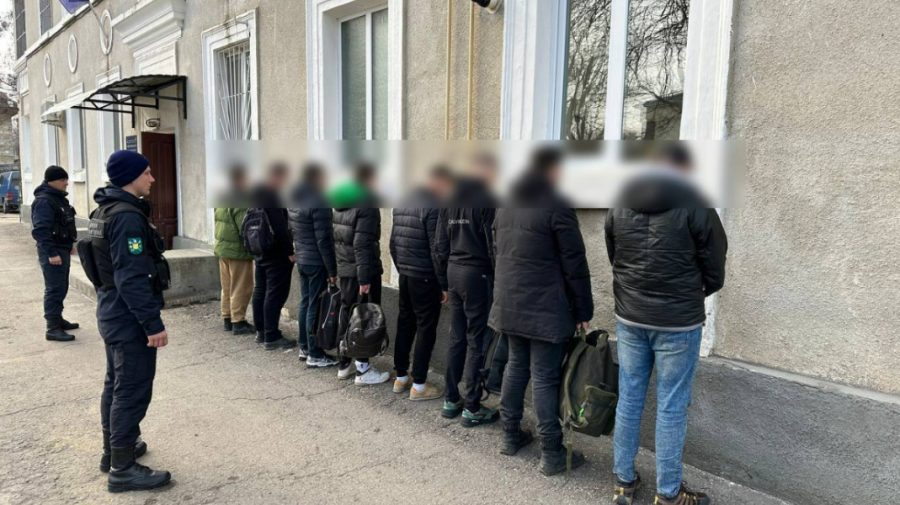 VIDEO Ucraineni, prinși în timp ce treceau ilegal frontiera. Cât ar fi achitat fiecare pentru a ajunge în Moldova