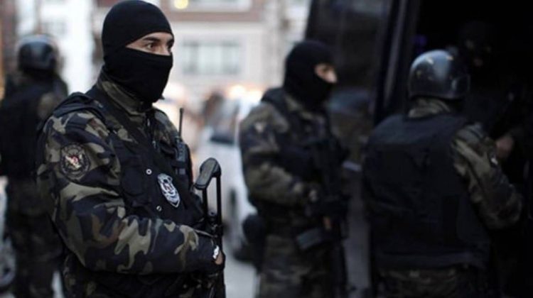 Poliția turcă a eliberat mai mulți ostatici într-o suburbie a Istanbulului