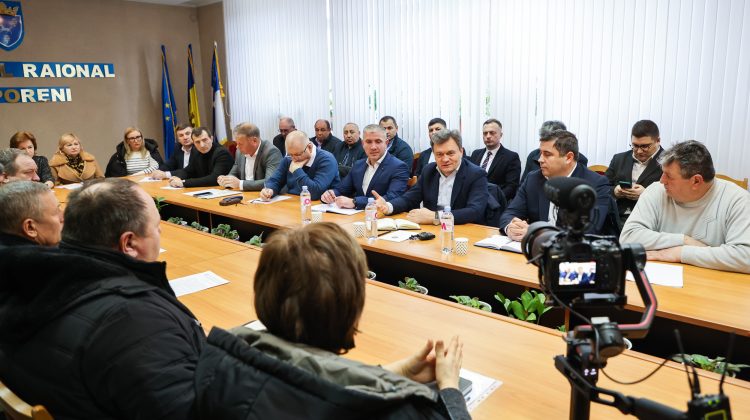 Referendumul inițiat de Maia Sandu, pus în discuții de premierul Recean la Nisporeni