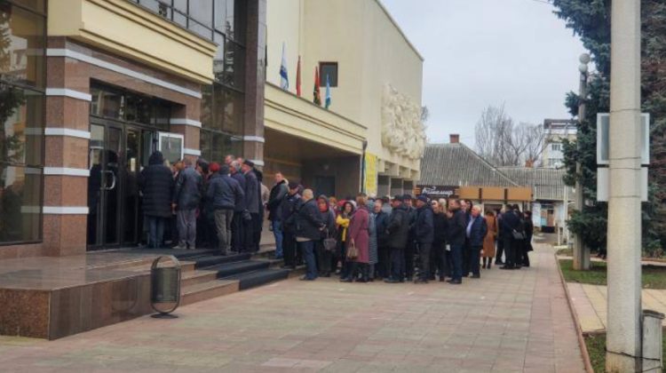 FOTO Presa din stânga Nistrului: La congresul buclucaș de la Tiraspol au ajuns activiști de la Comrat