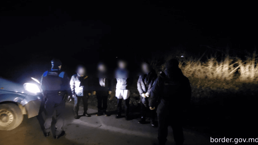 Ucraineni, surprinși în timp ce traversau ilegal frontiera. Cât au achitat pentru a ajunge în Moldova