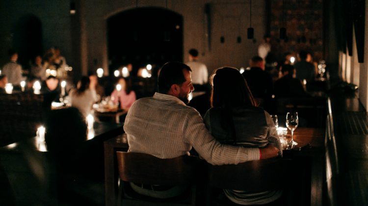 Sărbătoreşte Ora Pâmântului la o cină cu lumânări, la Castel Mimi, împreună cu milioane de oameni din întreaga lume