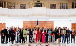 FOTO S-au împărțit distincții la Președinție! Moldova se „îmbogățește” cu artiști emeriți și maeștri în artă