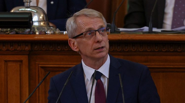 Bulgaria a rămas fără premier. Nikolai Denkov și-a dat demisia