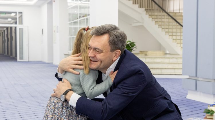 FOTO Ziua Mondială a Sindromului Down: Sandu ne roagă să o susținem pe „Prietena Mea”, iar Recean citește cu Betty