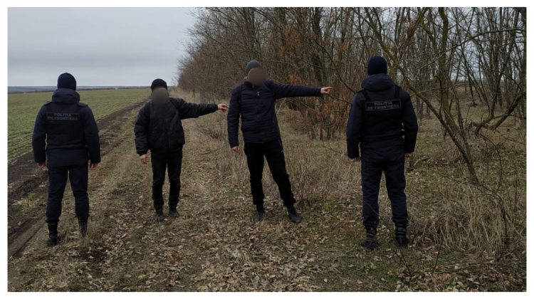 Tată și fiu, depistați în timp ce traversau ilegal frontiera de stat. Ce le-a spus polițiștilor de frontieră