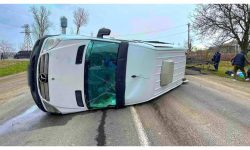 FOTO Accident grav între două mașini, la Rîșcani: O persoană a ajuns la spital. Cum s-a întâmplat totul