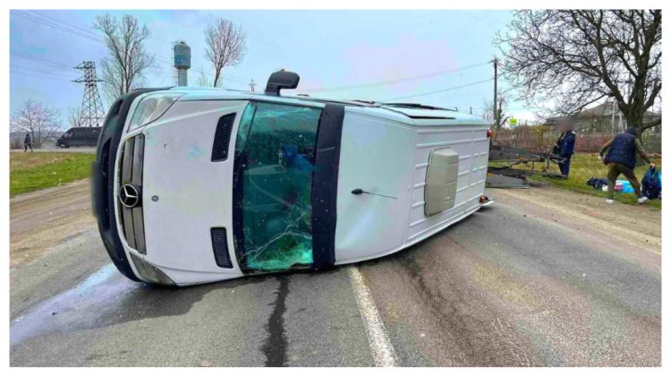 FOTO Accident grav între două mașini, la Rîșcani: O persoană a ajuns la spital. Cum s-a întâmplat totul