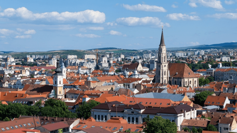 Locatarii unui bloc din Cluj-Napoca, obligați să plătească ”taxa de înmormântare” pentru o vecină