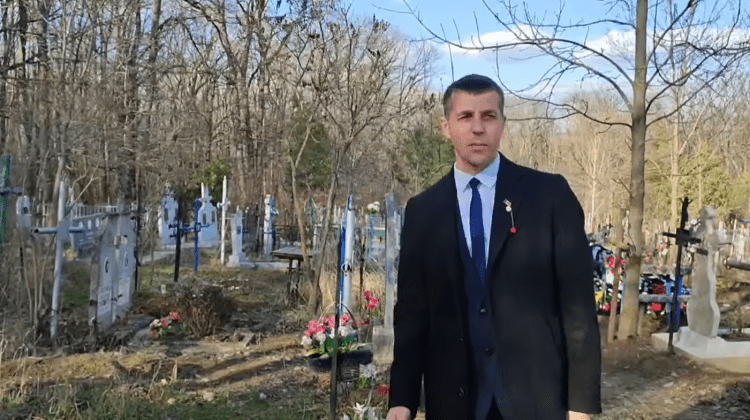 VIDEO Se apropie Paștele! Edilul din Călărași își mobilizează consătenii să iasă la salubrizarea cimitirului