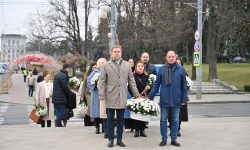 Conducerea Primăriei Chișinău a depus flori în semn de comemorare a celor căzuți în urma conflictului armat din 1992