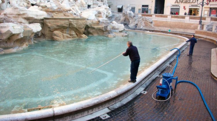 Ce se întâmplă cu monedele aruncate în Fontana di Trevi. În 2022 s-au strâns 1,4 milioane de euro