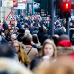 SONDAJ Scumpirile și salariile mici, printre principalele probleme ale moldovenilor