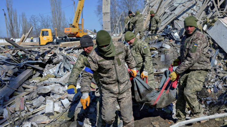 Invazia Rusiei în Ucraina: Civili ucişi în noi bombardamente