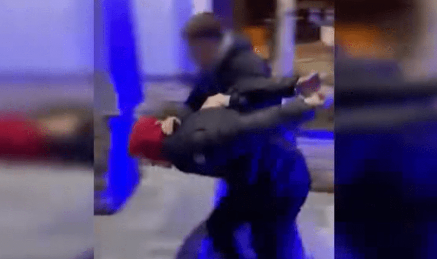 VIDEO Doi curieri de droguri, luați pe sus de polițiștii Capitalei. Riscă până la 15 ani de închisoare