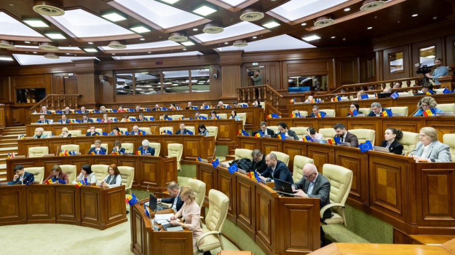 VIDEO Opoziției „i s-a făcut dor” de miniștri? L-a vrut pe Recean și subalterni lui la raport în Parlament