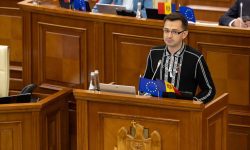„Votul prin corespondență” pentru moldovenii din SUA și Canada a trecut de prima lectură după 4 ore de dezbateri