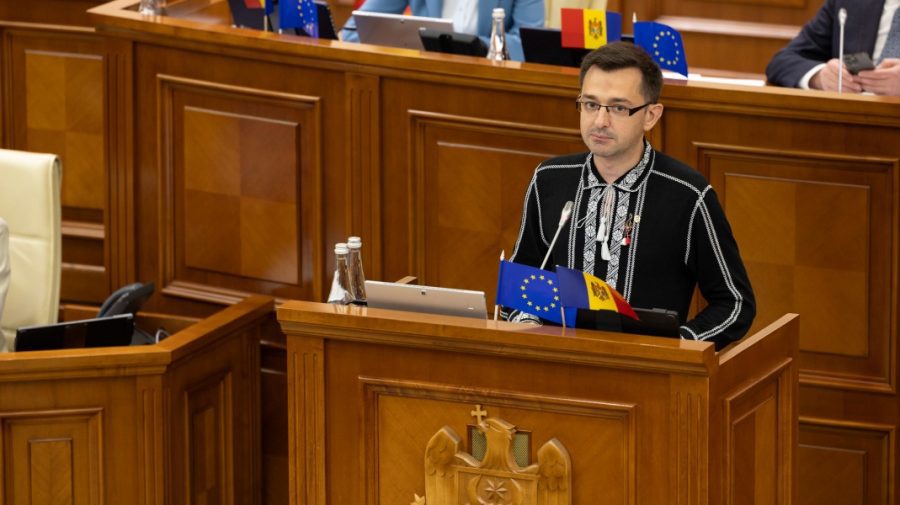 „Votul prin corespondență” pentru moldovenii din SUA și Canada a trecut de prima lectură după 4 ore de dezbateri