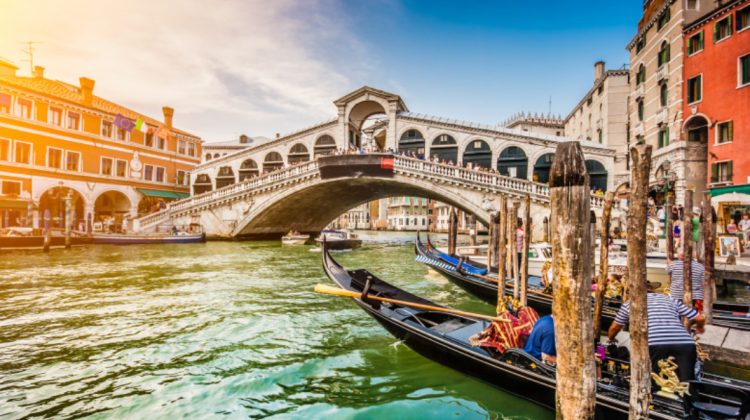 Turiștii care stau doar o zi în Veneția sunt obligați să plătească o taxă. Cât bani vor scoate din buzunar