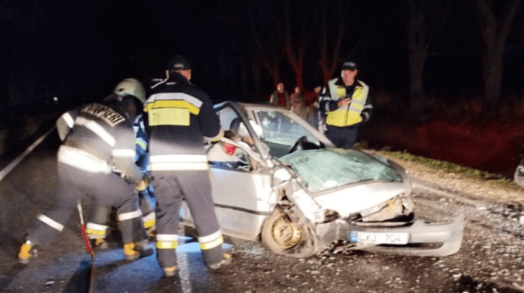 FOTO Accident de groază în nordul țării. O persoană a murit, iar alte două au ajuns la spital. Cum s-a întâmplat totul