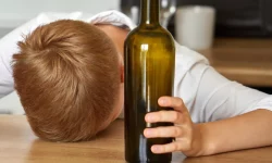 Organizaţia Mondială a Sănătăţii este îngrijorată de consumul „alarmant” de alcool în rândul tinerilor de 11-15 ani