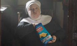 VIDEO Spot publicitar ce a stârnit indignare în Italia! În video apar călugărițe care primesc la împărtășanie chipsuri