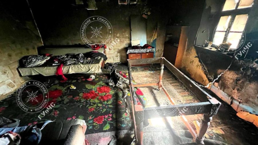FOTO TRAGEDIE în stânga Nistrului. O femeie și cei 5 copii ai ei au murit într-un incendiu care le-a cuprins casa
