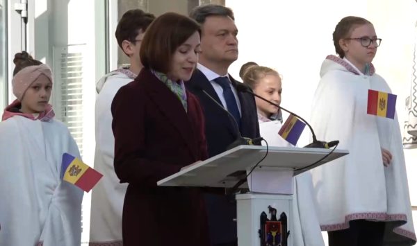 VIDEO Președinta, la ceremonia dedicată Zilei Drapelului: Să fim mândri de fiecare dată când privim spre tricolor