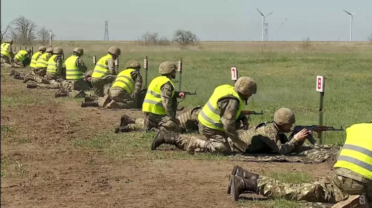 Mobilizarea rezerviștilor români. „Am tras cu arma, mi-am reamintit, ar trebui introdus serviciul militar obligatoriu!“