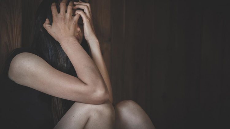 Tânără de 14 ani, în comă după ce a fost bătută de alţi adolescenţi, în apropierea şcolii. Unde s-a întâmplat