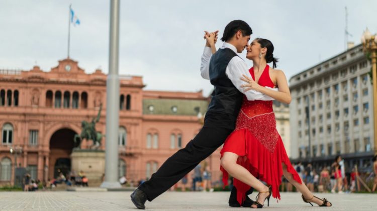 Vino să dansăm pe ritmuri de latino! Ziua Internațională a Dansului va fi marcată în Chișinău