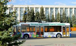 FOTO Nu ai planuri pentru weekend? Primăria Capitalei anunță lansarea Troleibuzului Turistic ”Chișinău Sightseeing”