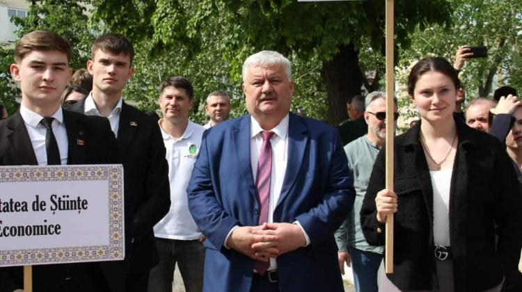 FOTO „USM a înflorit la figurat”. Peste 500 de elevi, în vizită la Universitatea de Stat din Moldova