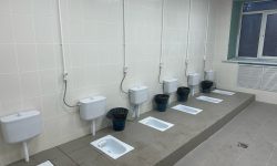 „Condiții” în școlile internat: Un wc pentru maxim 20 de elevi și o zonă de igienă pentru cel mult 70 de fete