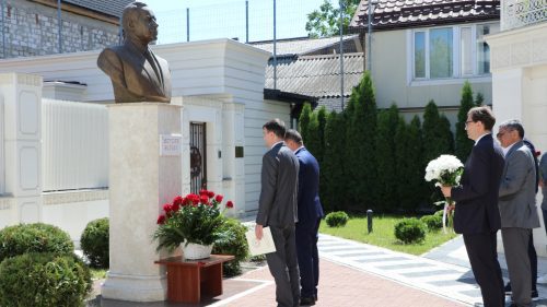 Eveniment comemorativ, la 101 ani de la nașterea lui Heydar Aliyev, organizat la Ambasada Azerbaidjanului în R. Moldova