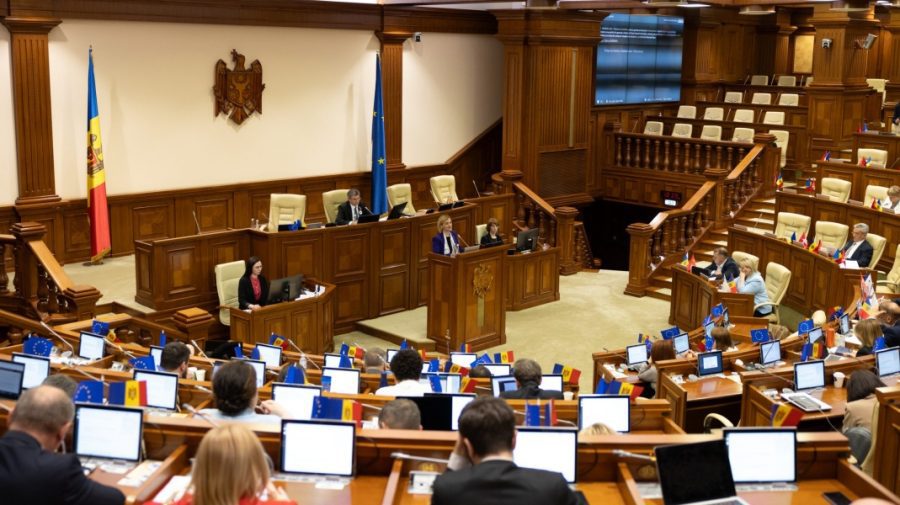 Deputații s-au certat din cauza declarației de condamnare a genocidului Rusiei în Ucraina. Grosu: „Mancurților!”