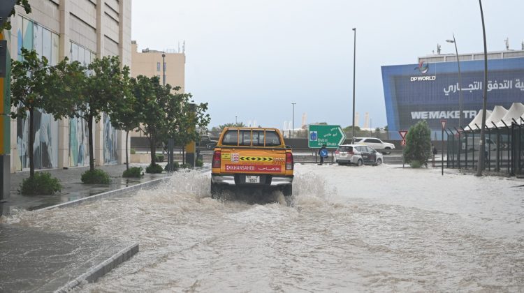 Ploile abundente au revenit în Emiratele Arabe Unite. Zboruri anulate în Dubai
