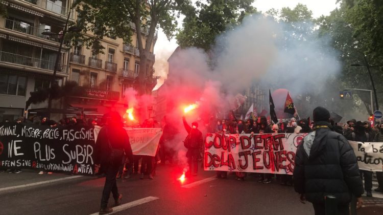 FOTO Ciocniri și rețineri în timpul manifestațiilor de 1 mai în Franța