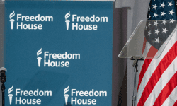 Rusia interzice organizaţia americană de promovare a democraţiei Freedom House