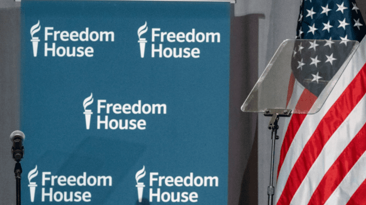 Rusia interzice organizaţia americană de promovare a democraţiei Freedom House