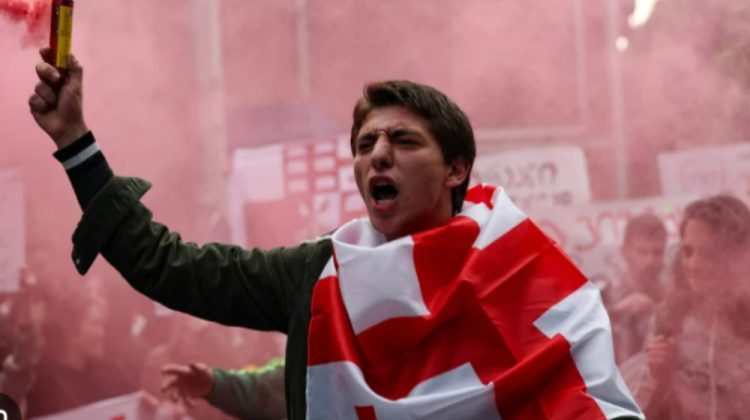 Parlamentul georgian a adoptat în lectură finală legea scandaloasă privind „agenții străini”