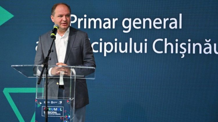 FOTO, VIDEO Discursul primarului la Forumul Municipal al Tinerilor. Seara se va încheia cu un concert excepțional!