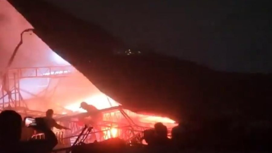 VIDEO O scenă s-a prăbuşit la un miting de campanie în Mexic. Sunt cel puţin cinci morţi şi persoane rănite