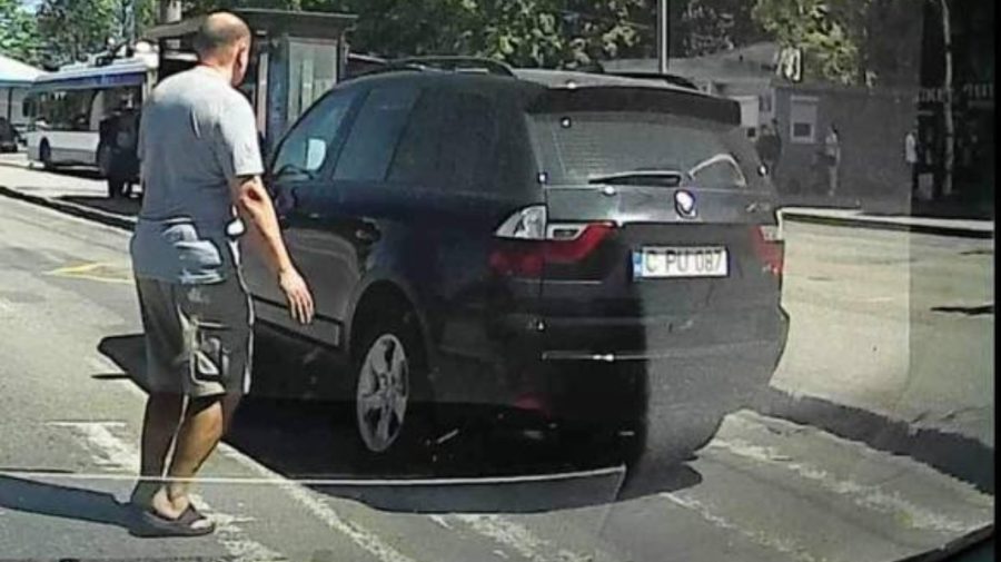 VIDEO La un pas de tragedie! Un bărbat din Capitală, cât pe ce să fie lovit de un automobil