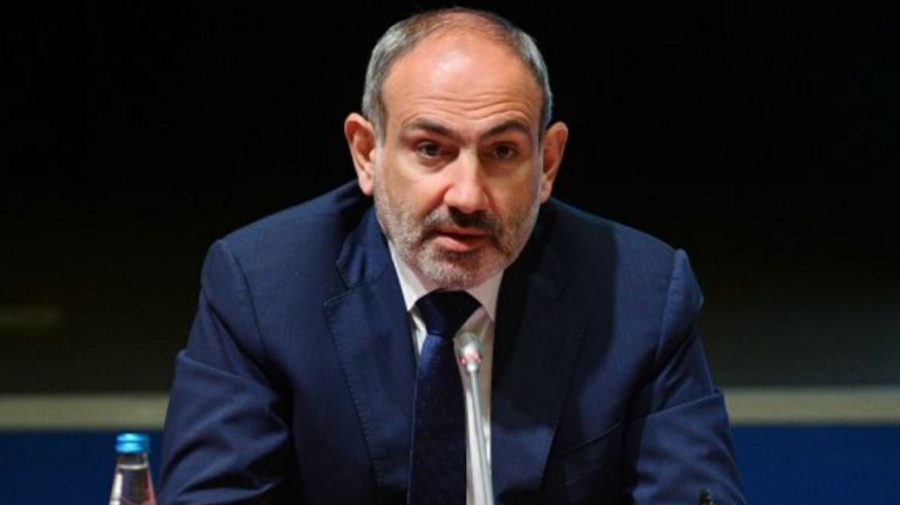 VIDEO Elicopterul care îl transporta pe premierul armean, Nikol Paşinian, a efectuat o aterizare de urgenţă