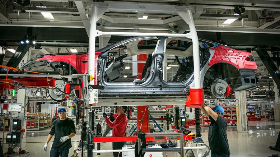 Alte concedieri la Tesla. Un întreg departament a fost desființat. Care este motivul?