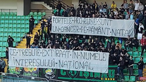 FMF a amendat Zimbru Chișinău pentru mesajele anti-război ale fanilor clubului la meciul cu Sheriff Tiraspol