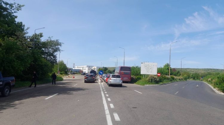 Moldovenii pleacă la Iași? Trafic intensiv la Leușeni-Albița