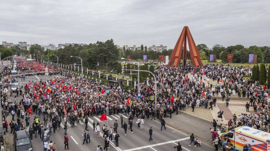 Încălcări de 9 mai: Aproape 190 de persoane au purtat panglica bicoloră