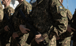 Ucraina poate recruta între 10.000 şi 20.000 de deţinuţi pentru a-şi întări armata
